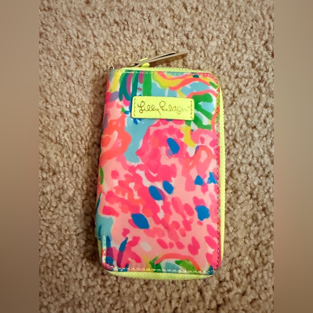 Lilly Pulitzer Wristlet/Wallet in Tiki Palm Fan Sea Pants